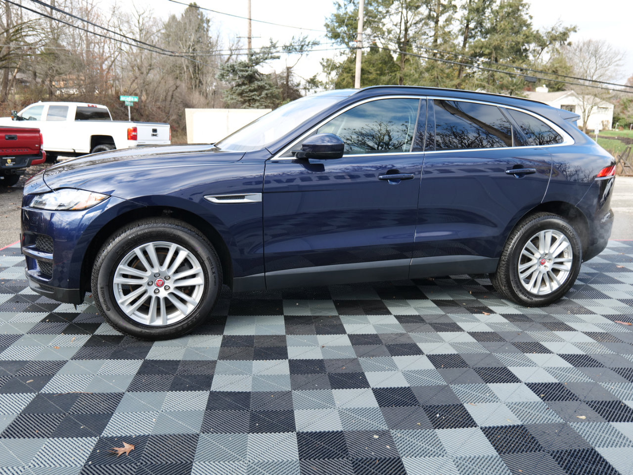 Used 2018 Jaguar F-PACE Prestige image 75