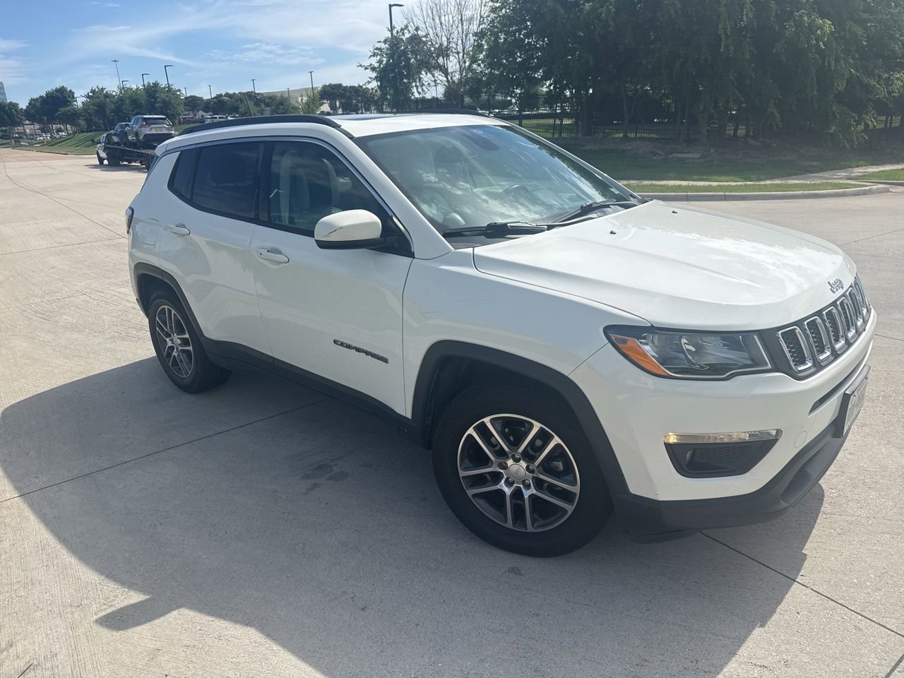 Used 2018 Jeep Compass Latitude w/ Popular Equipment Group FWD image 3