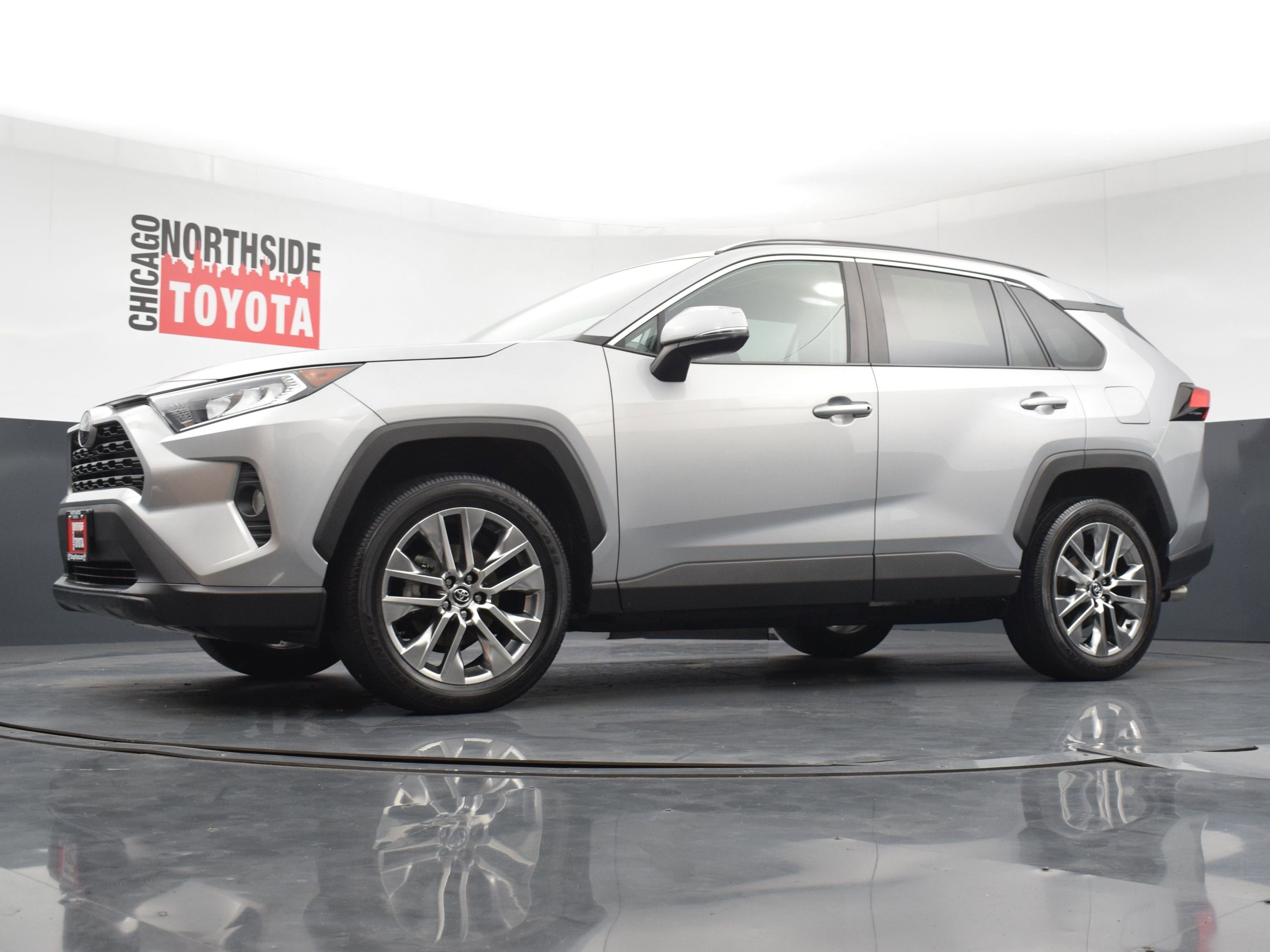 Used 2020 Toyota RAV4 XLE Premium AWD/4WD image 27