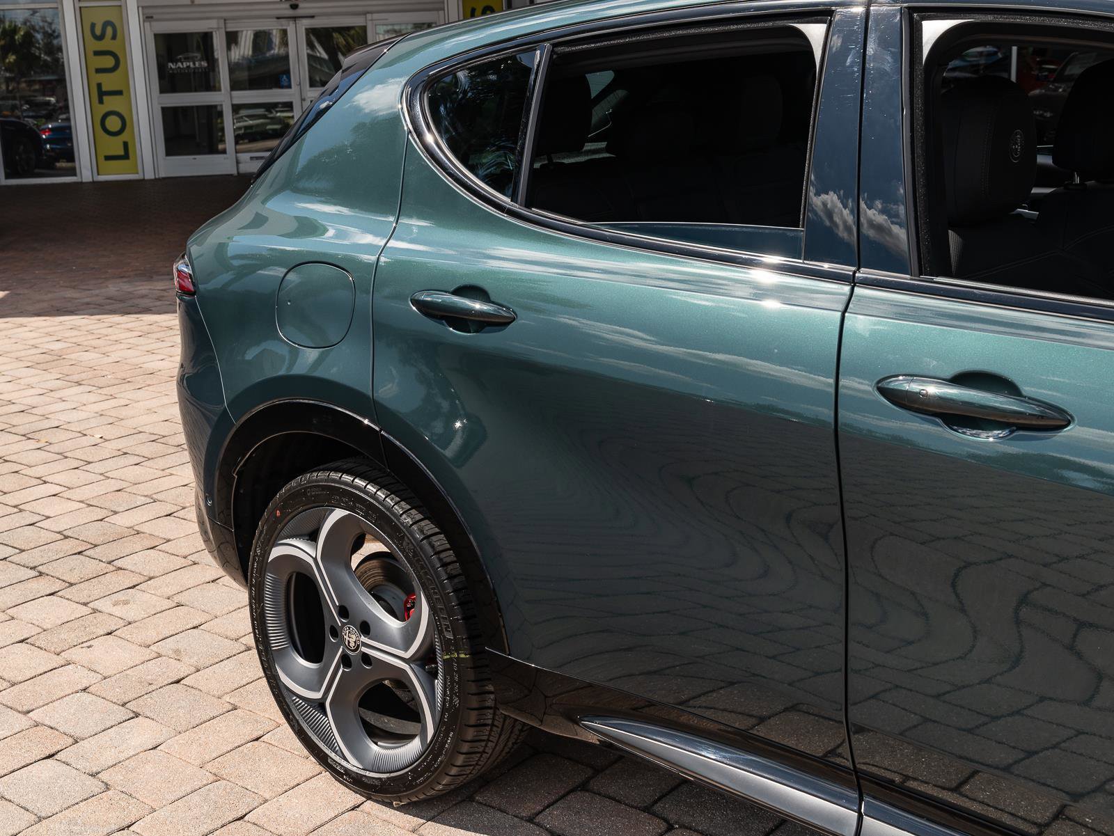 New 2026 Alfa Romeo Tonale Veloce w/ Quick Order Package 23H Volce image 15