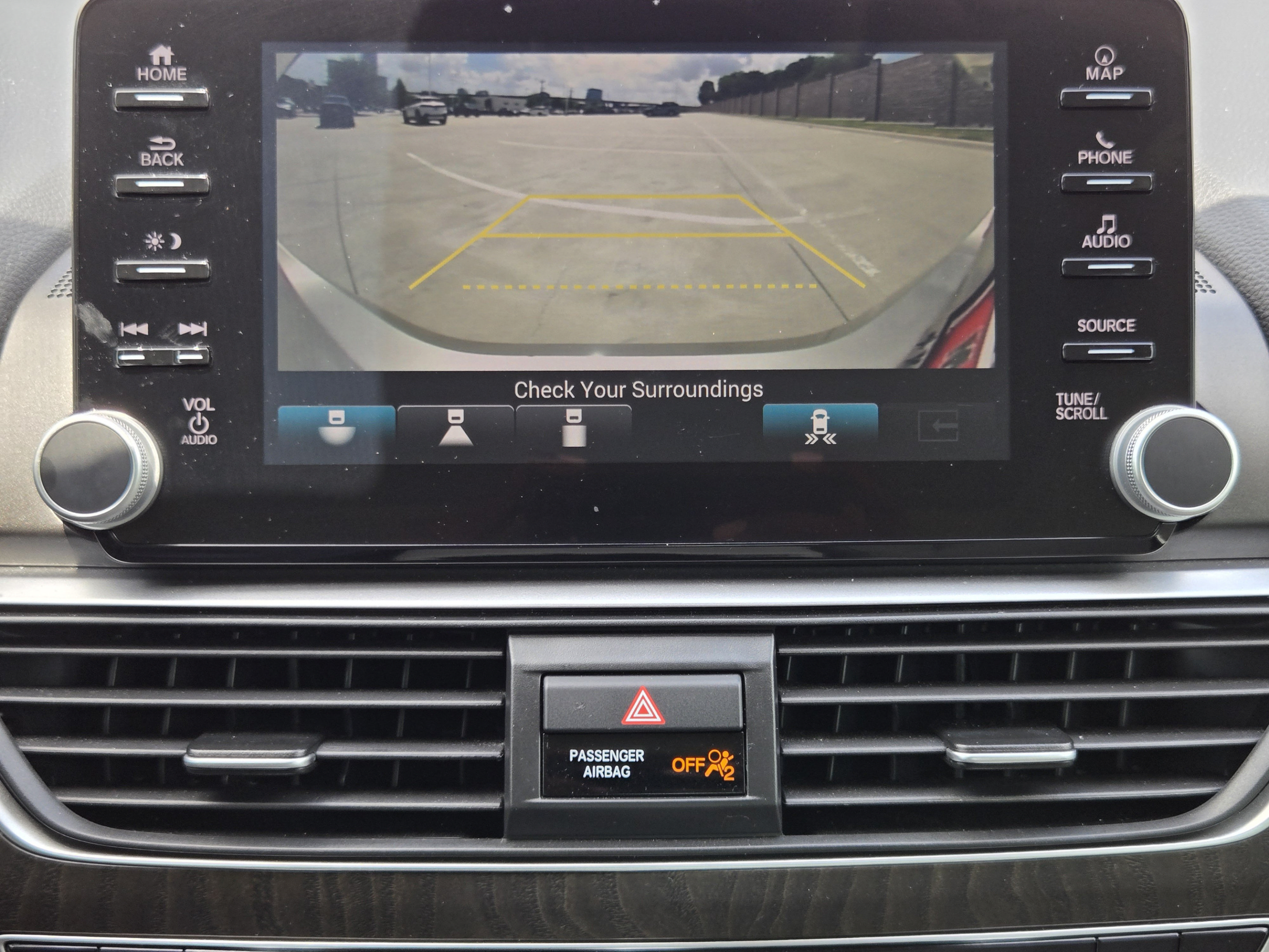 Used 2018 Honda Accord Touring image 14