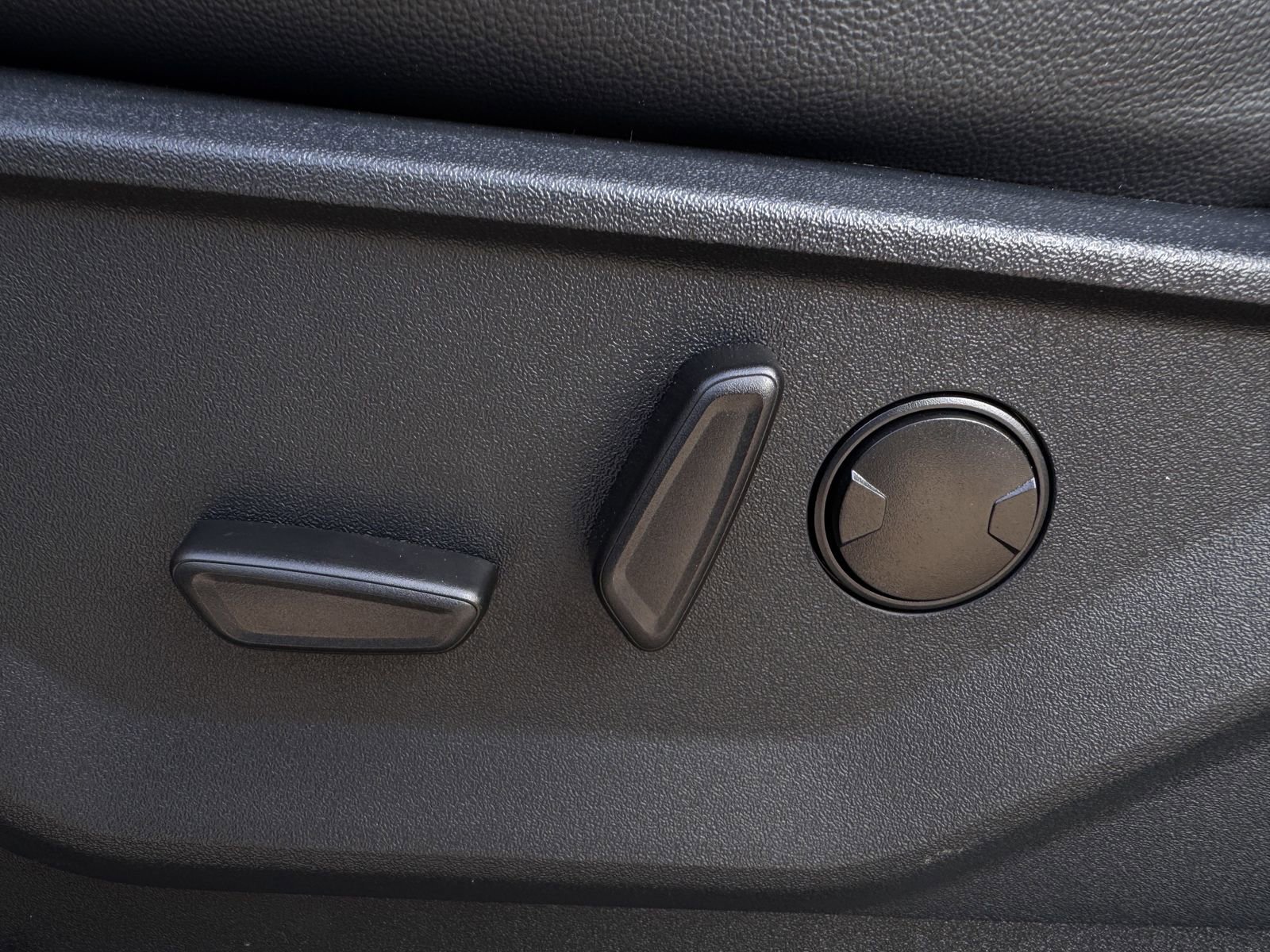 Certified 2025 Ford F250 Lariat w/ Chrome Package image 28