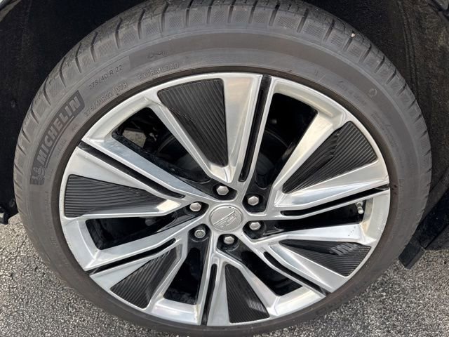 Used 2025 Cadillac Lyriq Luxury w/ LPO, Floor Liner Package AWD/4WD image 6