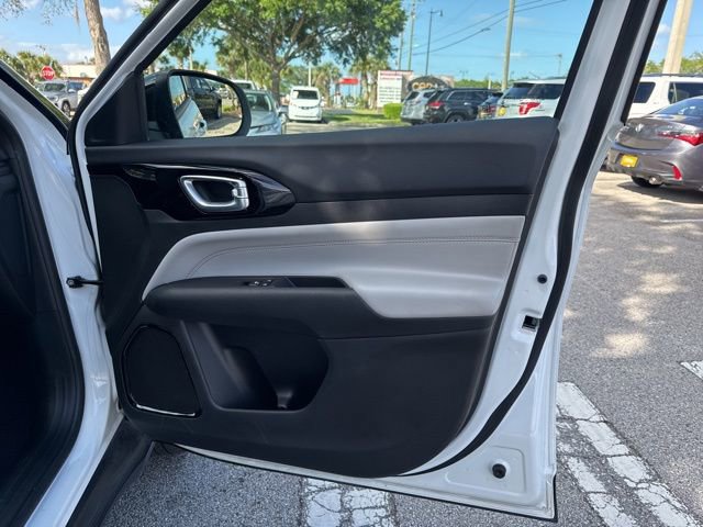 Used 2025 Jeep Compass Limited image 13