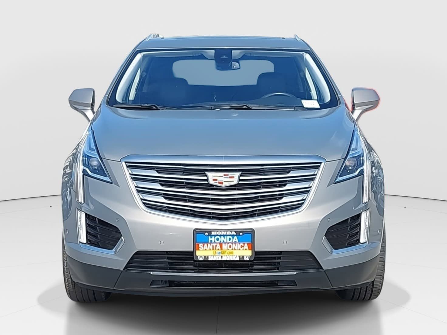 Used 2019 Cadillac XT5 Premium Luxury w/ Driver Assist Package image 2