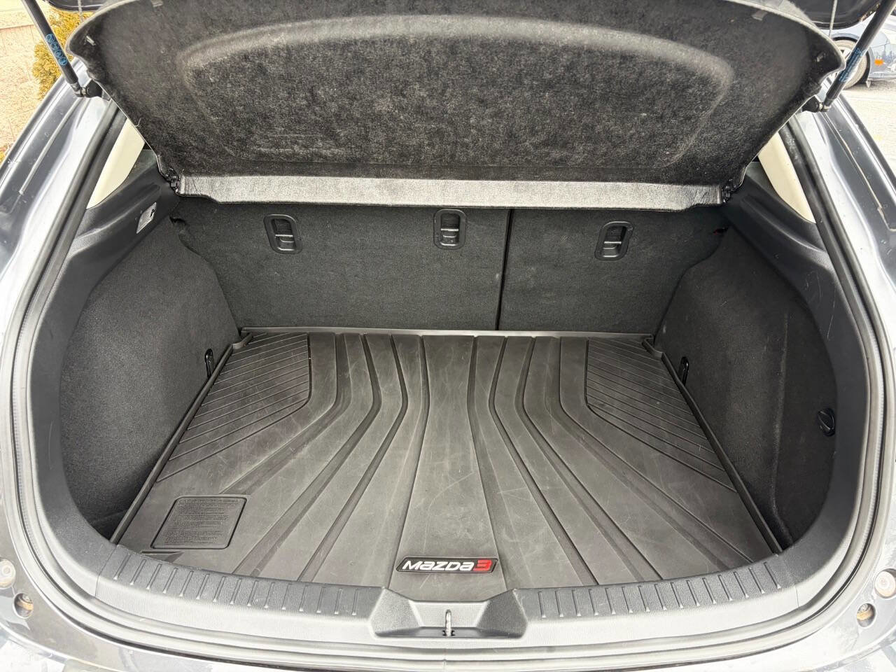 Used 2015 MAZDA MAZDA3 i Sport image 12