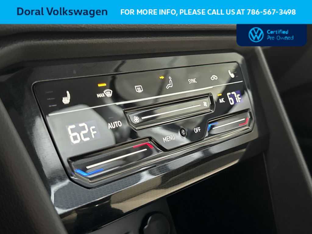 Used 2025 Volkswagen Taos SE FWD image 20