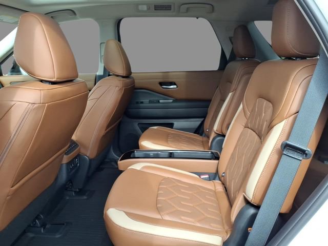 New 2026 Nissan Pathfinder Platinum image 5