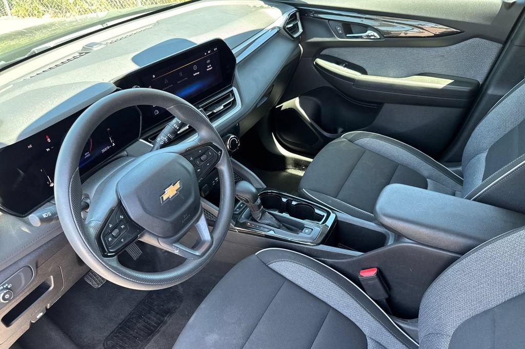 Used 2025 Chevrolet TrailBlazer LT AWD/4WD image 10