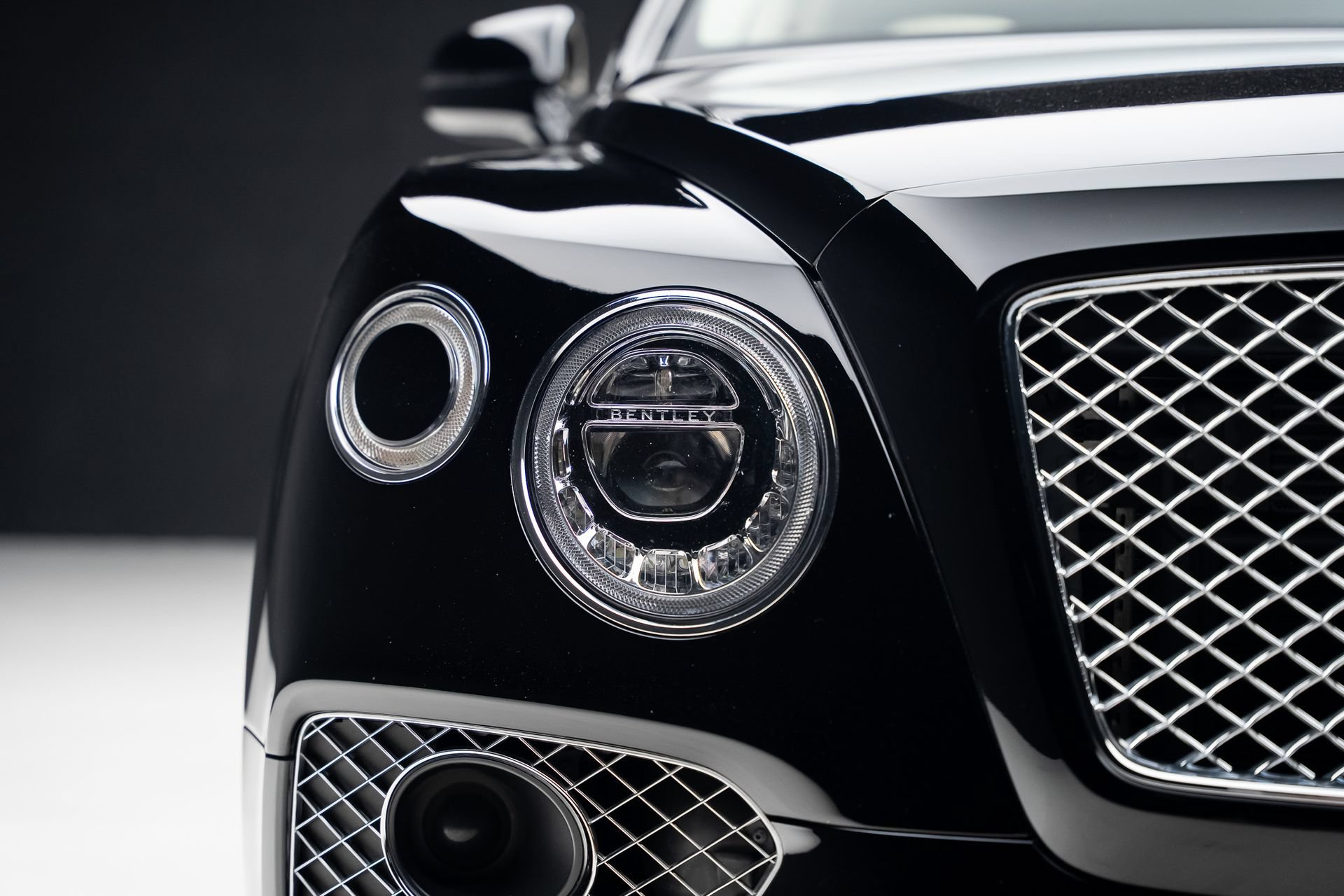 Used 2018 Bentley Bentayga AWD/4WD image 9
