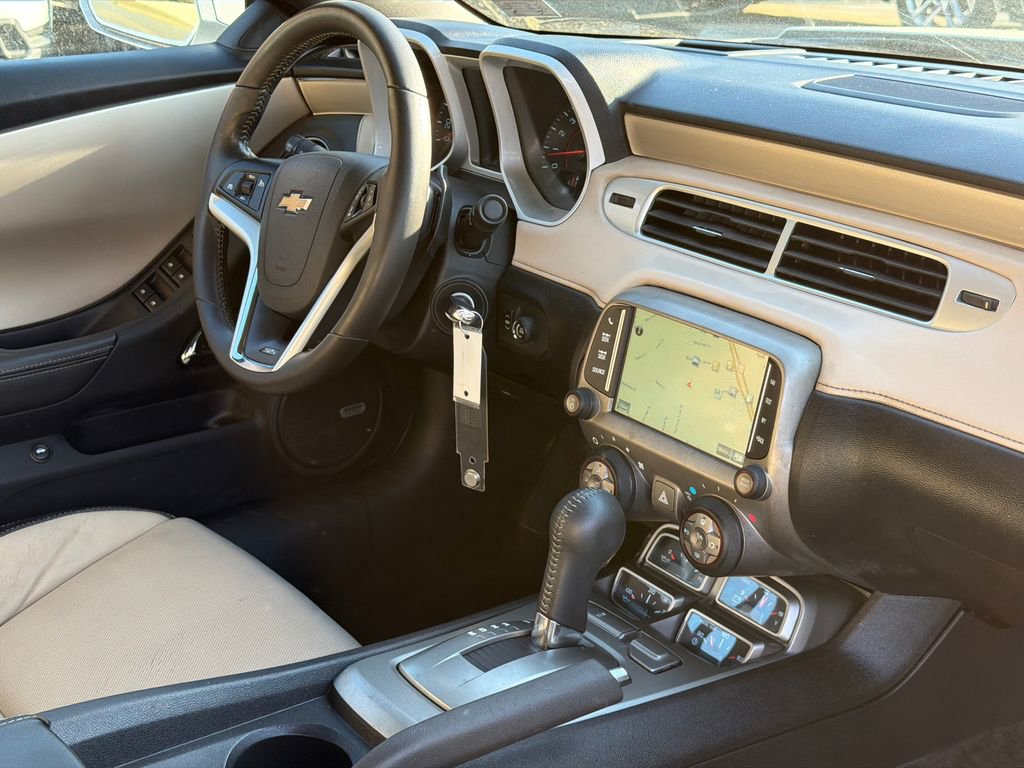 Used 2014 Chevrolet Camaro SS RWD image 4