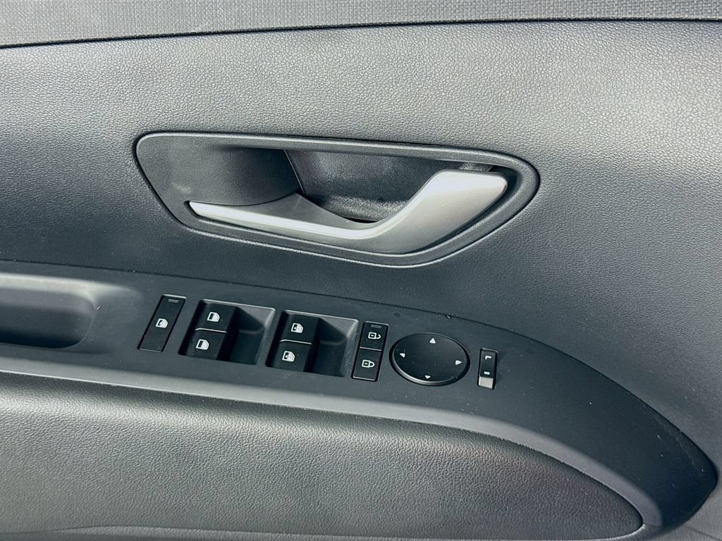Used 2025 Hyundai Tucson SEL FWD image 17
