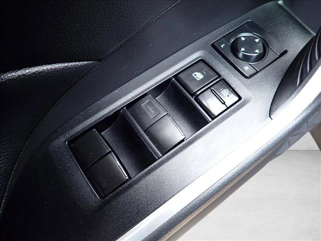 Used 2021 Toyota RAV4 XLE w/ Convenience Package FWD image 10