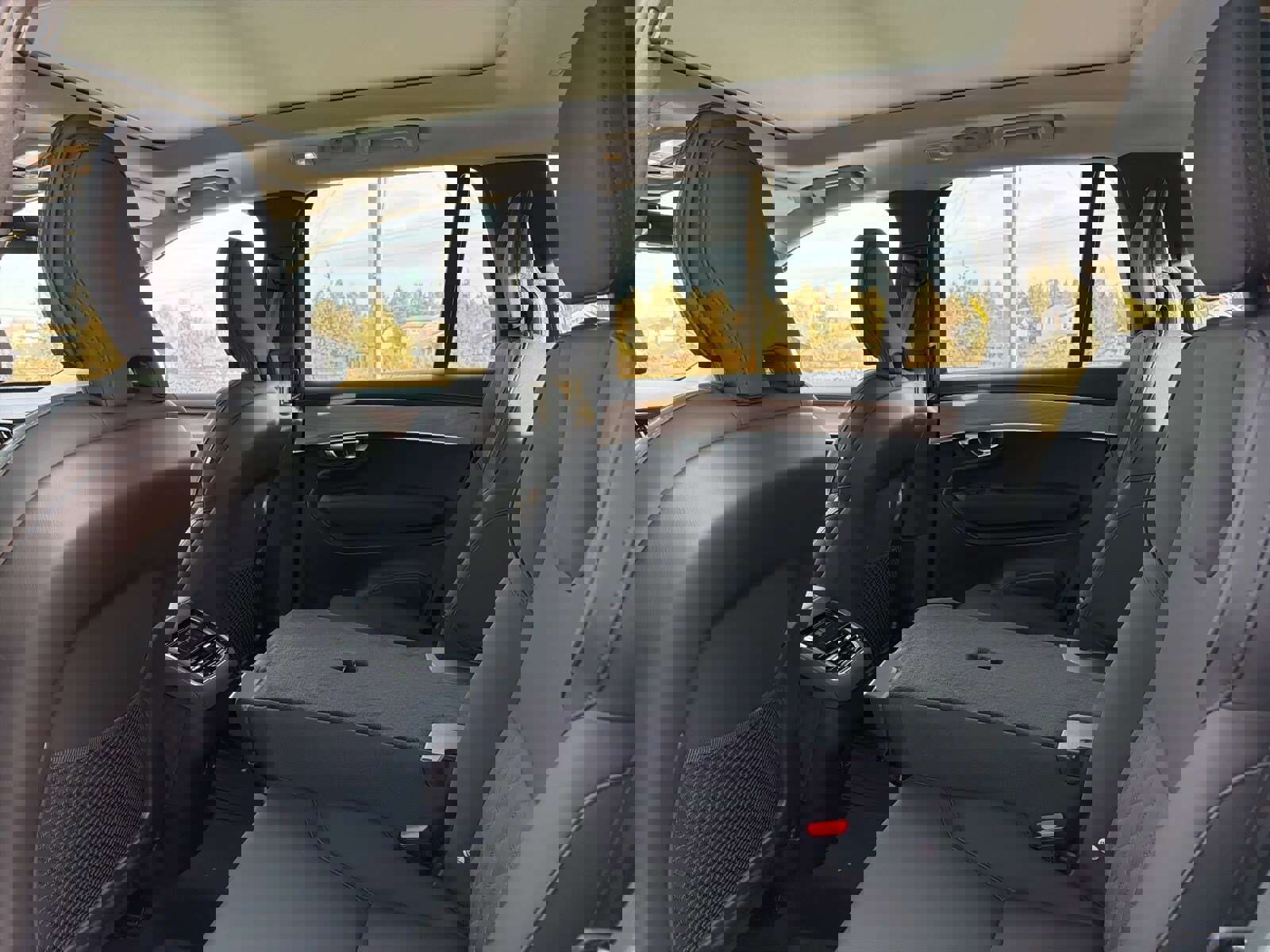 New 2026 Volvo XC90 B5 Core w/ Protection Package Premier image 18