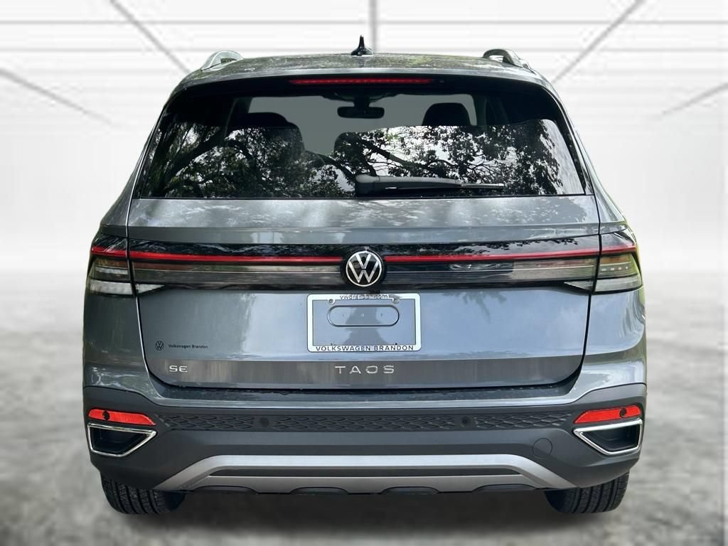 New 2026 Volkswagen Taos SE FWD image 4