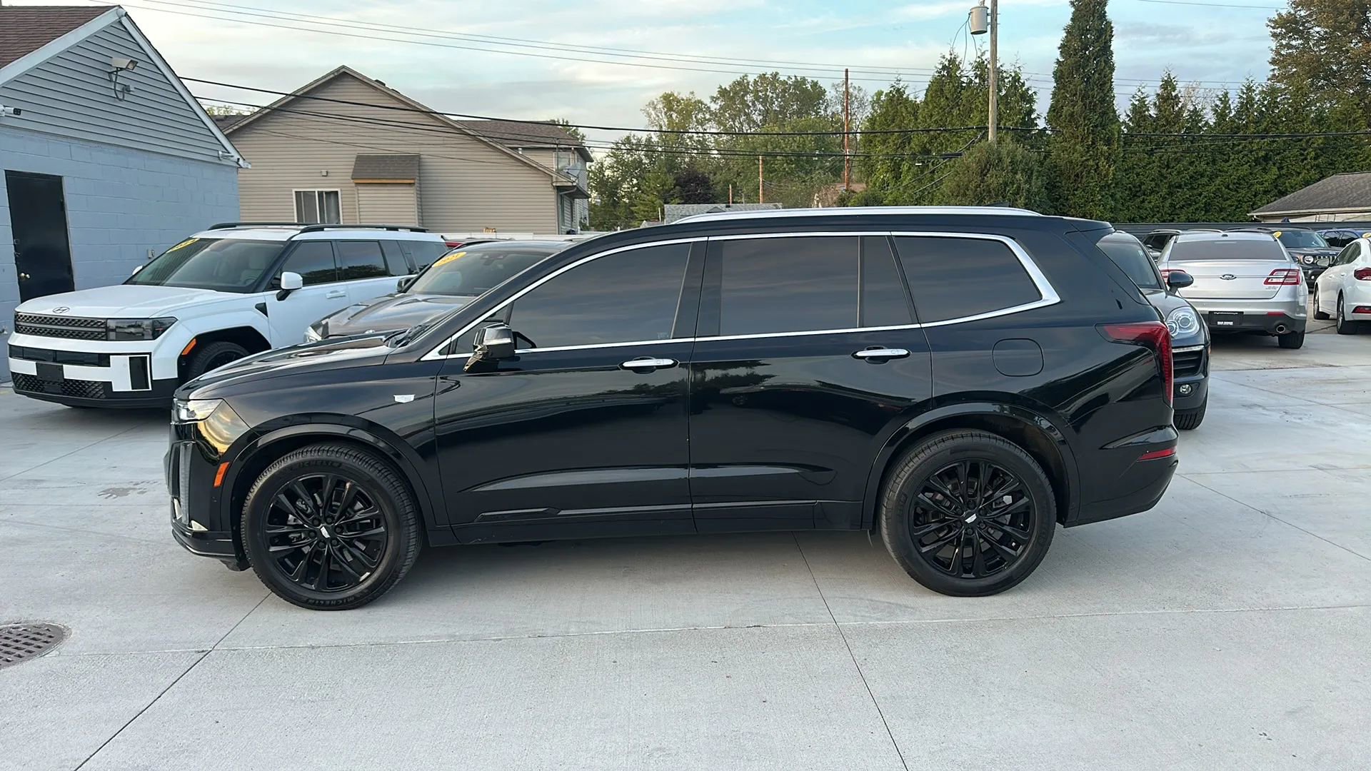 Used 2021 Cadillac XT6 Premium Luxury w/ LPO, ONYX Package AWD/4WD image 7