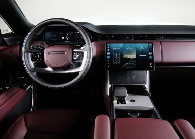 New 2025 Land Rover Range Rover SE image 11
