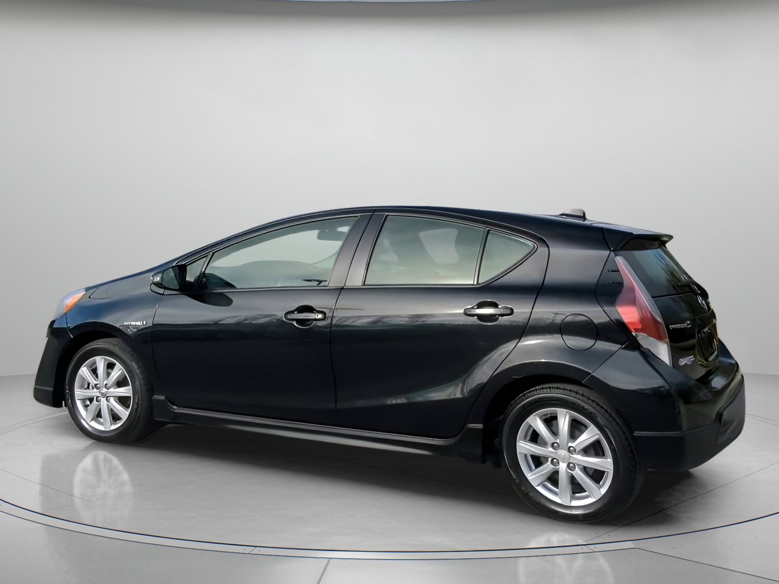 Used 2017 Toyota Prius C Two image 19