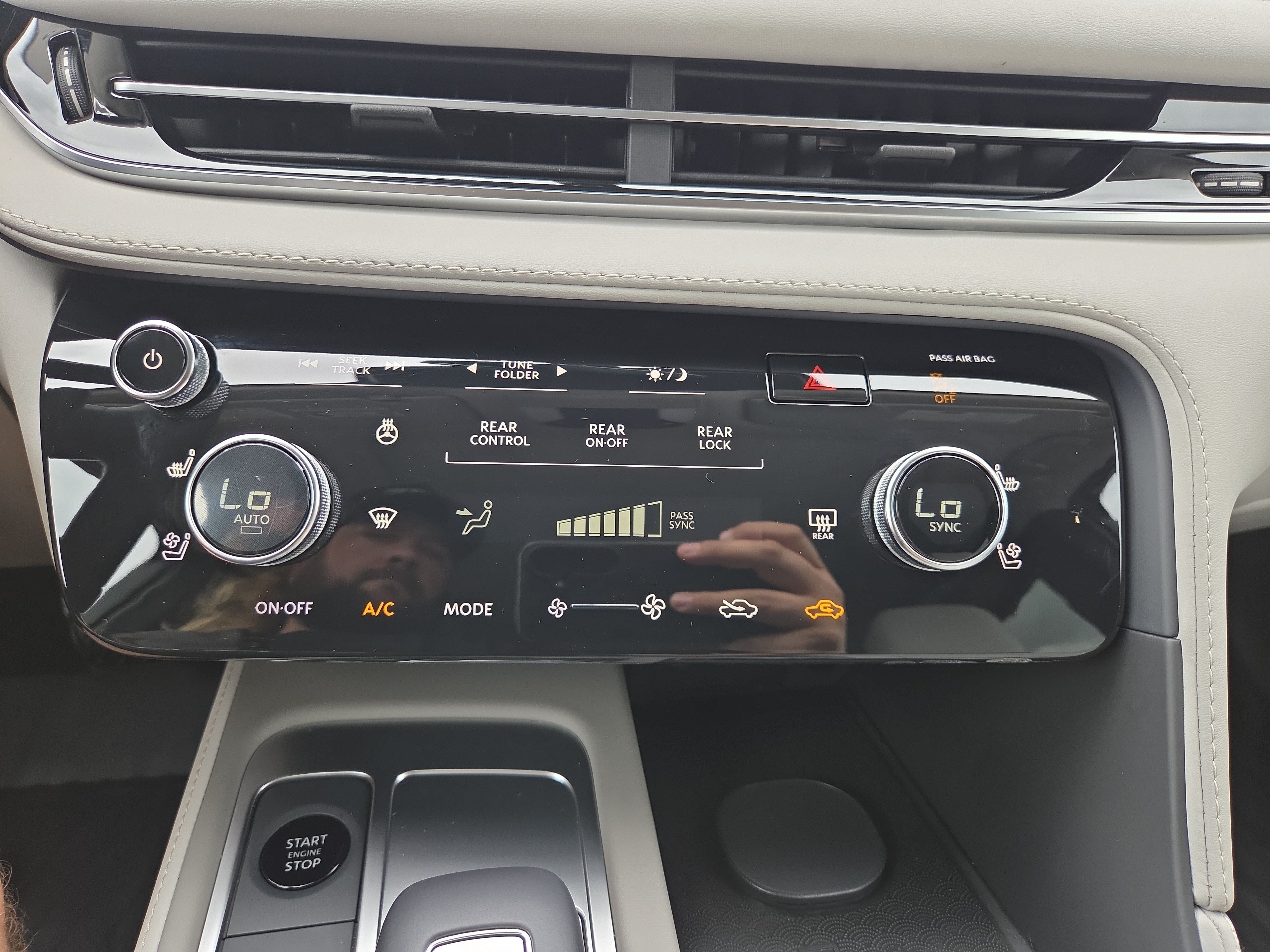 Used 2027 INFINITI QX60 Luxe w/ Cargo Package FWD image 14