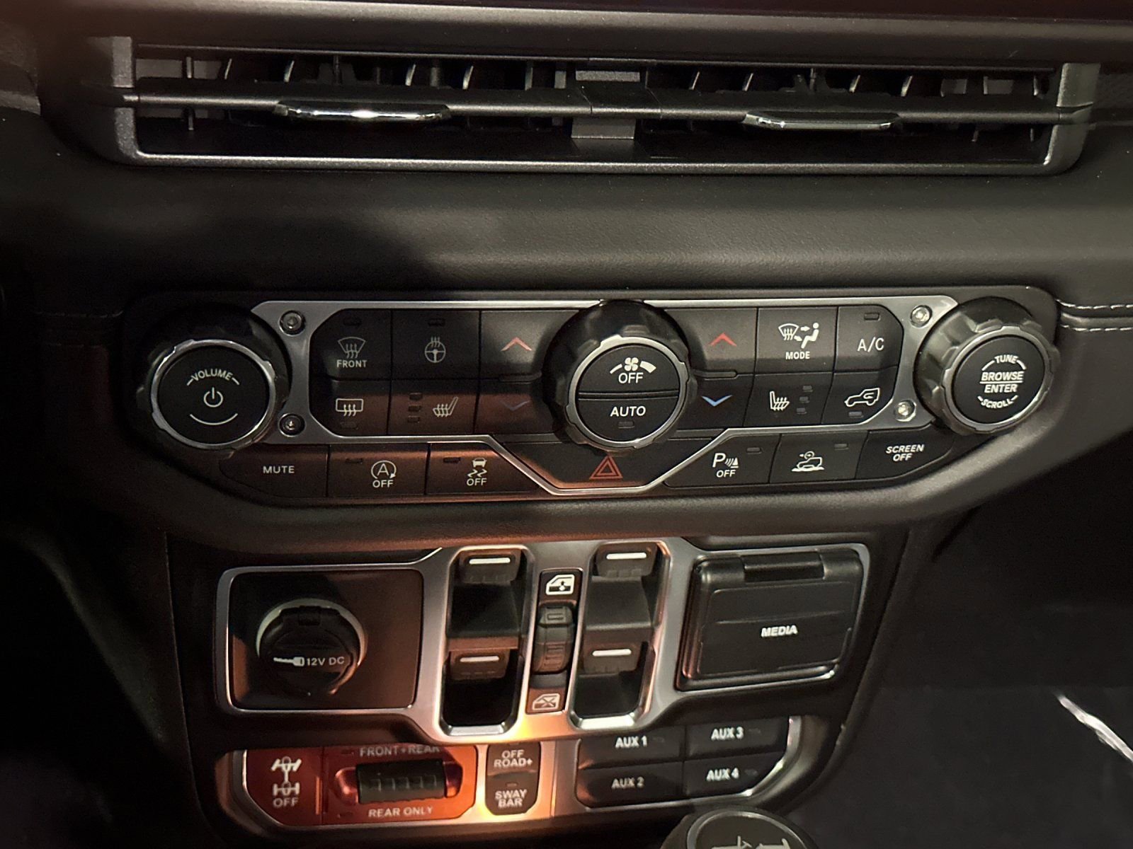 New 2026 Jeep Wrangler Unlimited Rubicon image 19