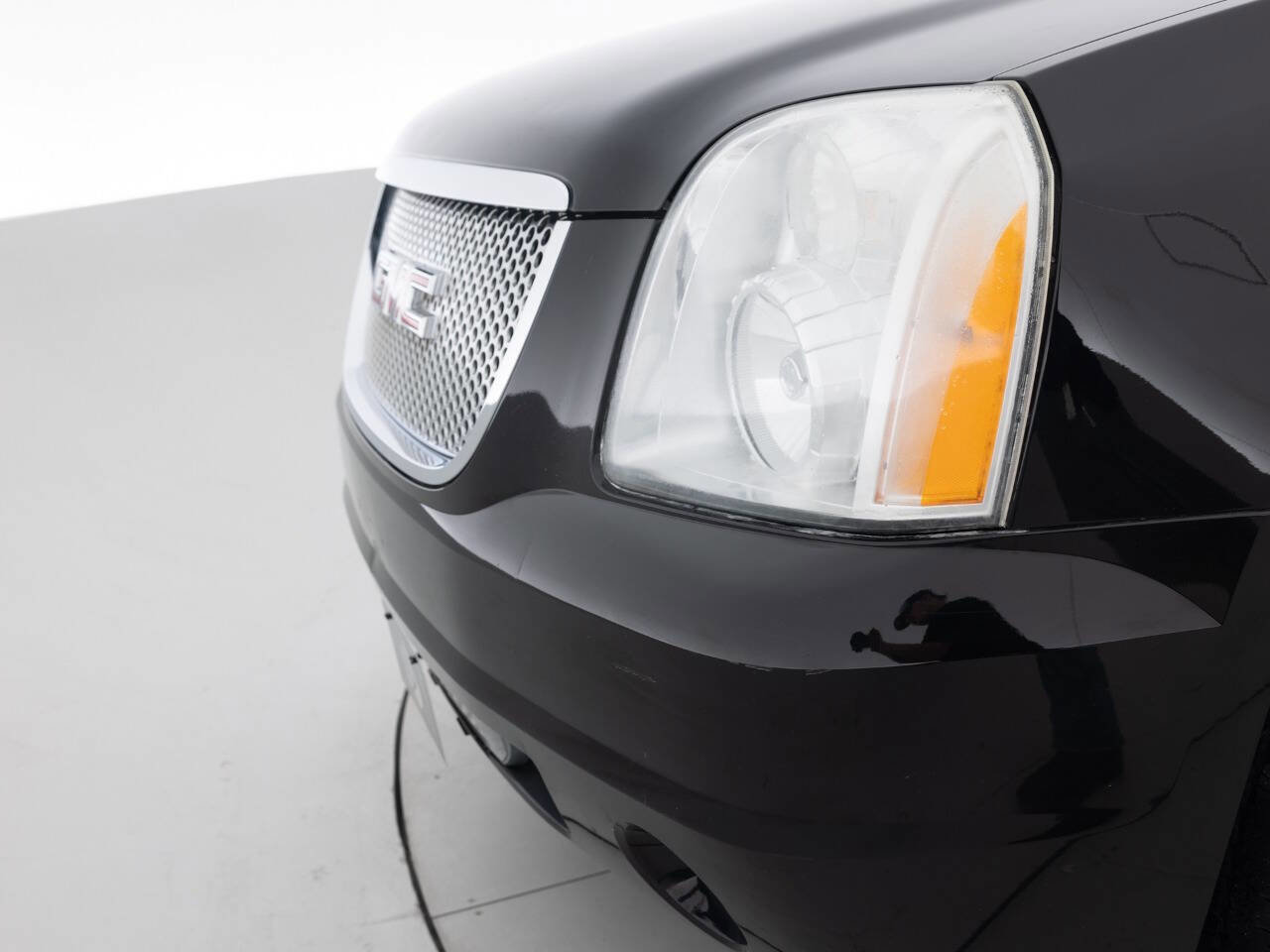 Used 2011 GMC Yukon XL Denali image 15