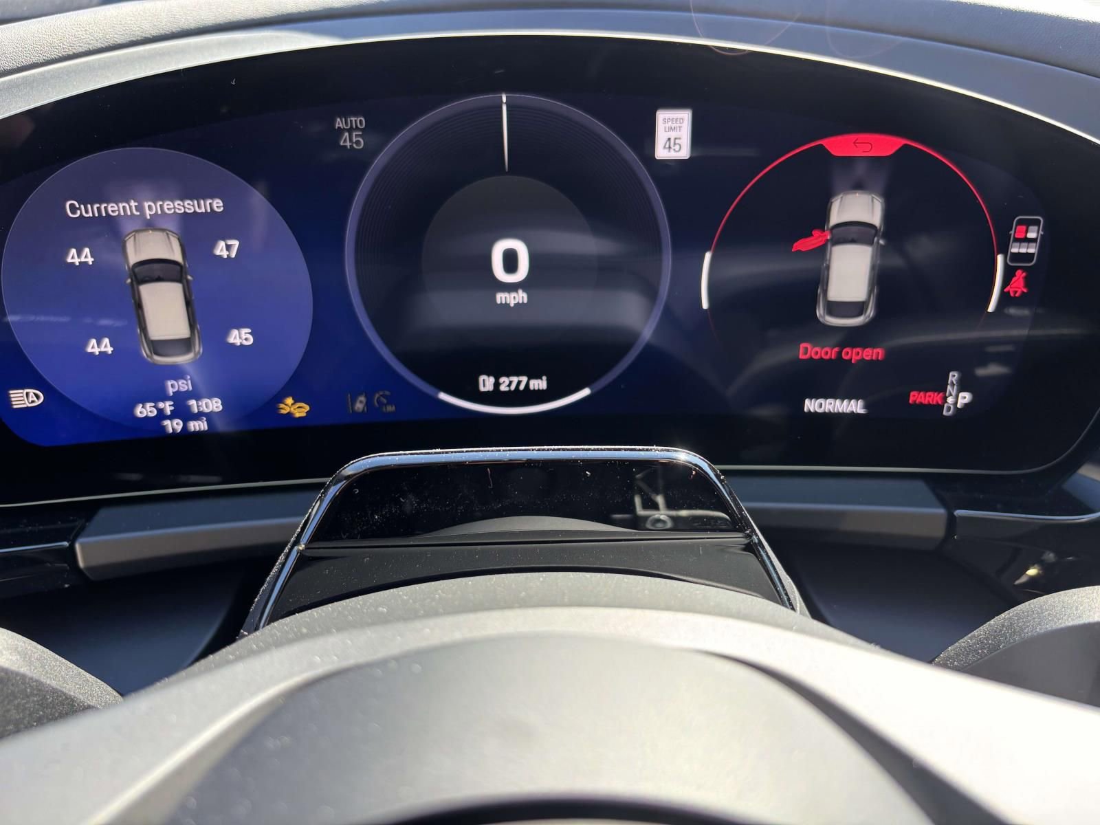 New 2026 Porsche Macan 4 Electric image 31