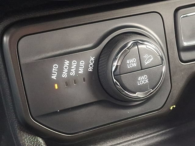Used 2023 Jeep Renegade Trailhawk AWD/4WD image 23