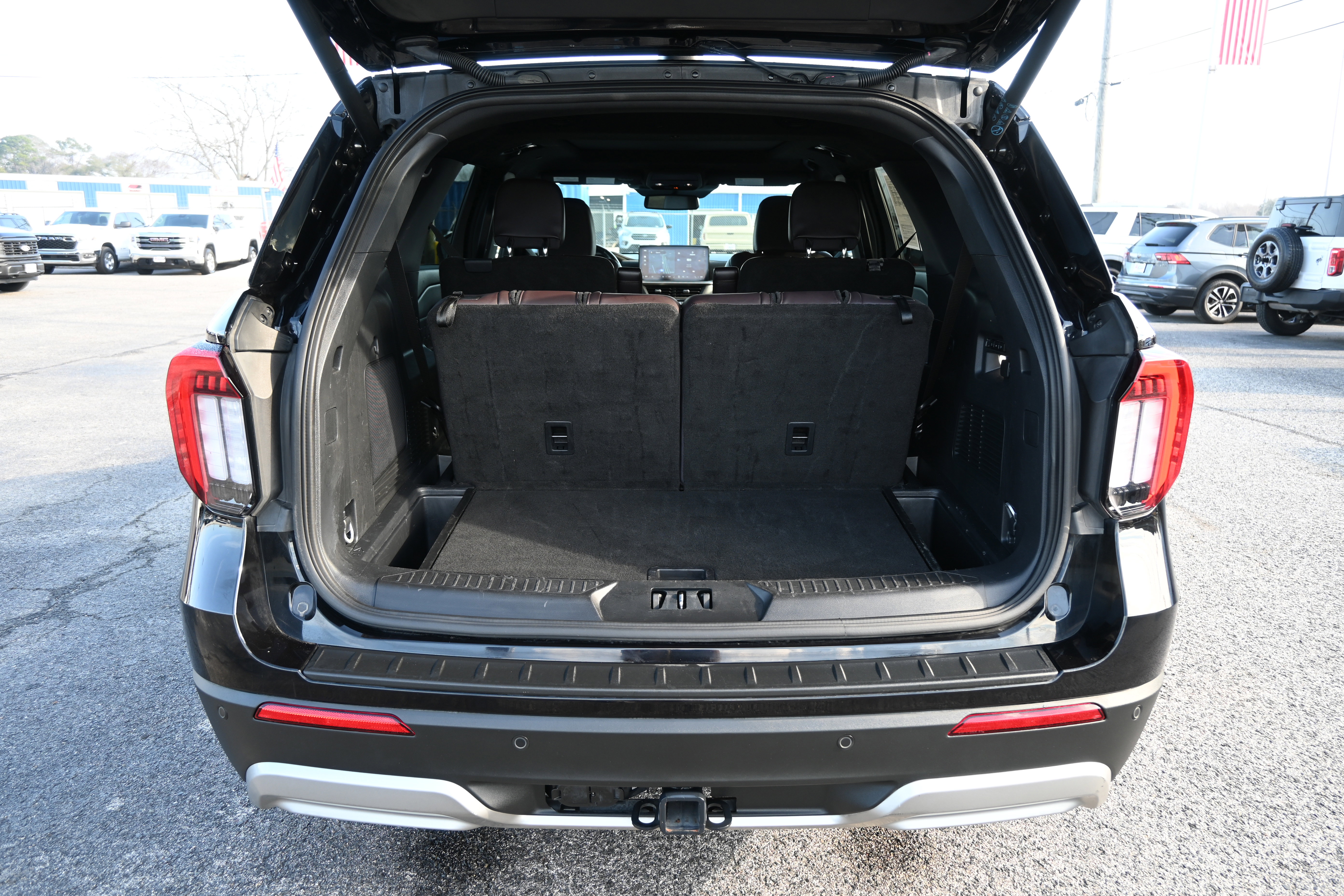 Used 2025 Ford Explorer Platinum w/ LUX Leather Package image 5