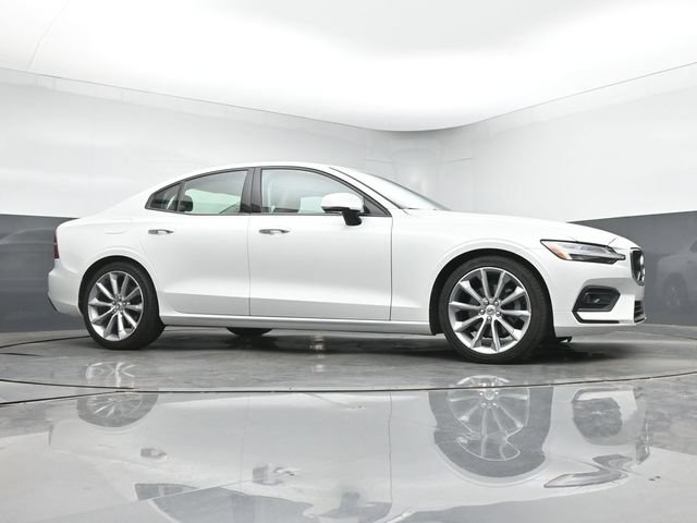Used 2021 Volvo S60 T5 Momentum w/ Premium Package FWD image 30