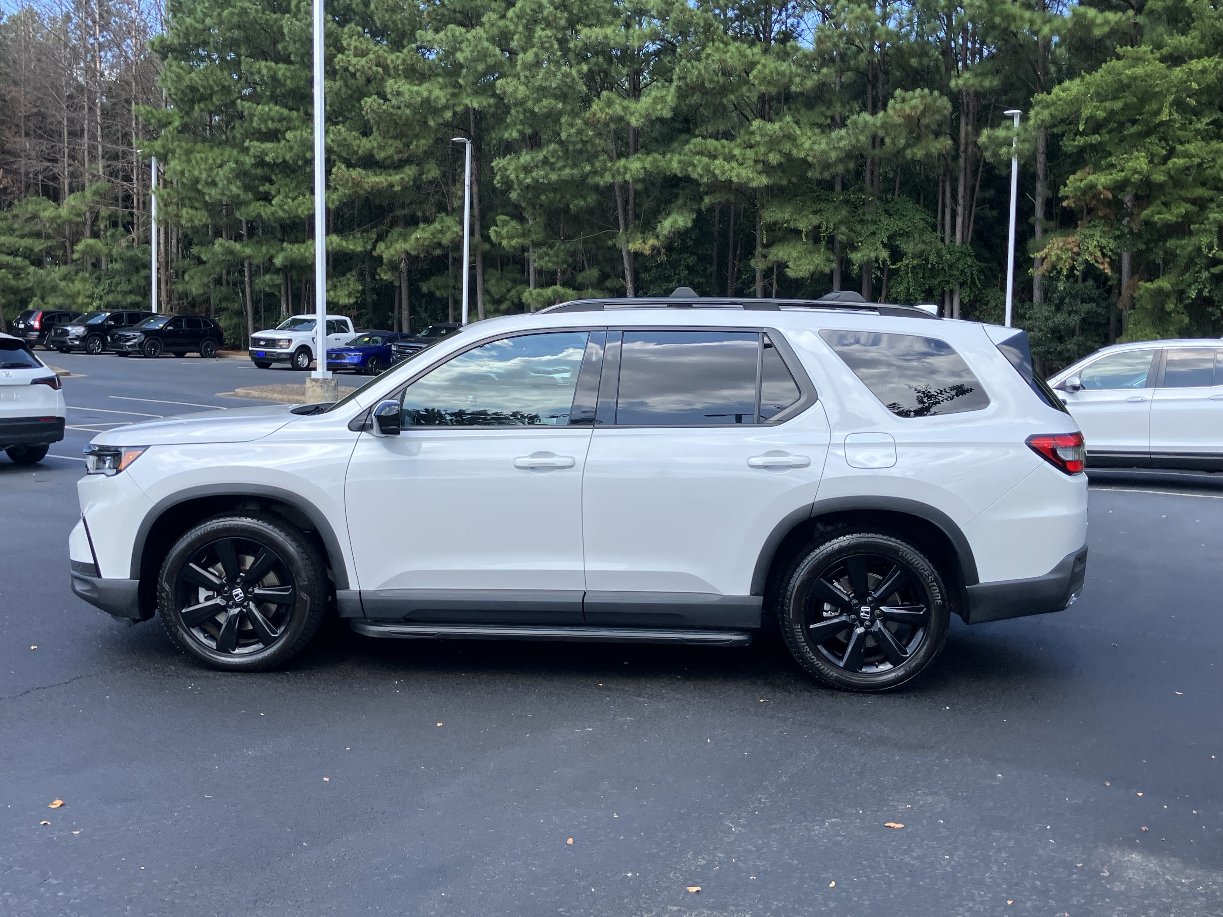 Certified 2025 Honda Pilot Black Edition image 7