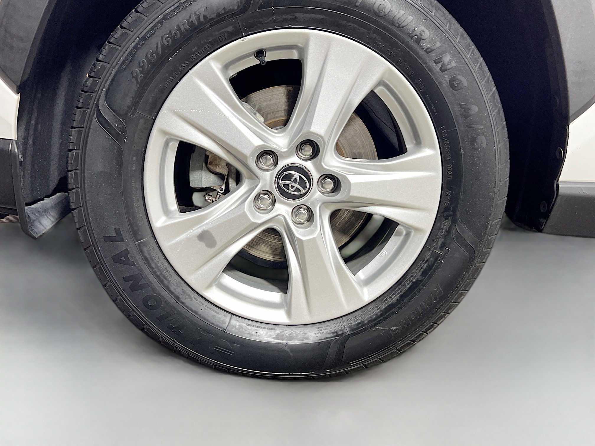 Used 2020 Toyota RAV4 XLE w/ Convenience Package image 14