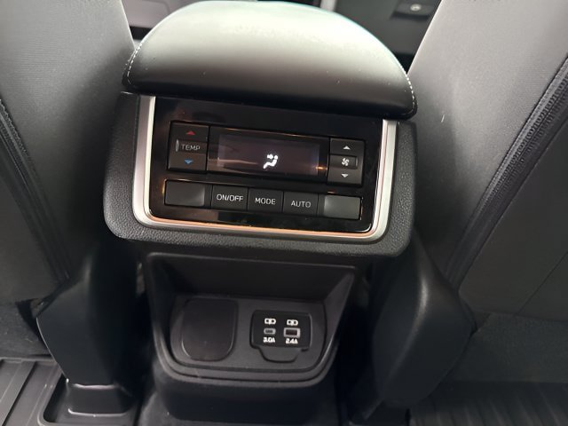 Certified 2023 Subaru Ascent Premium w/ Convenience Package AWD/4WD image 9
