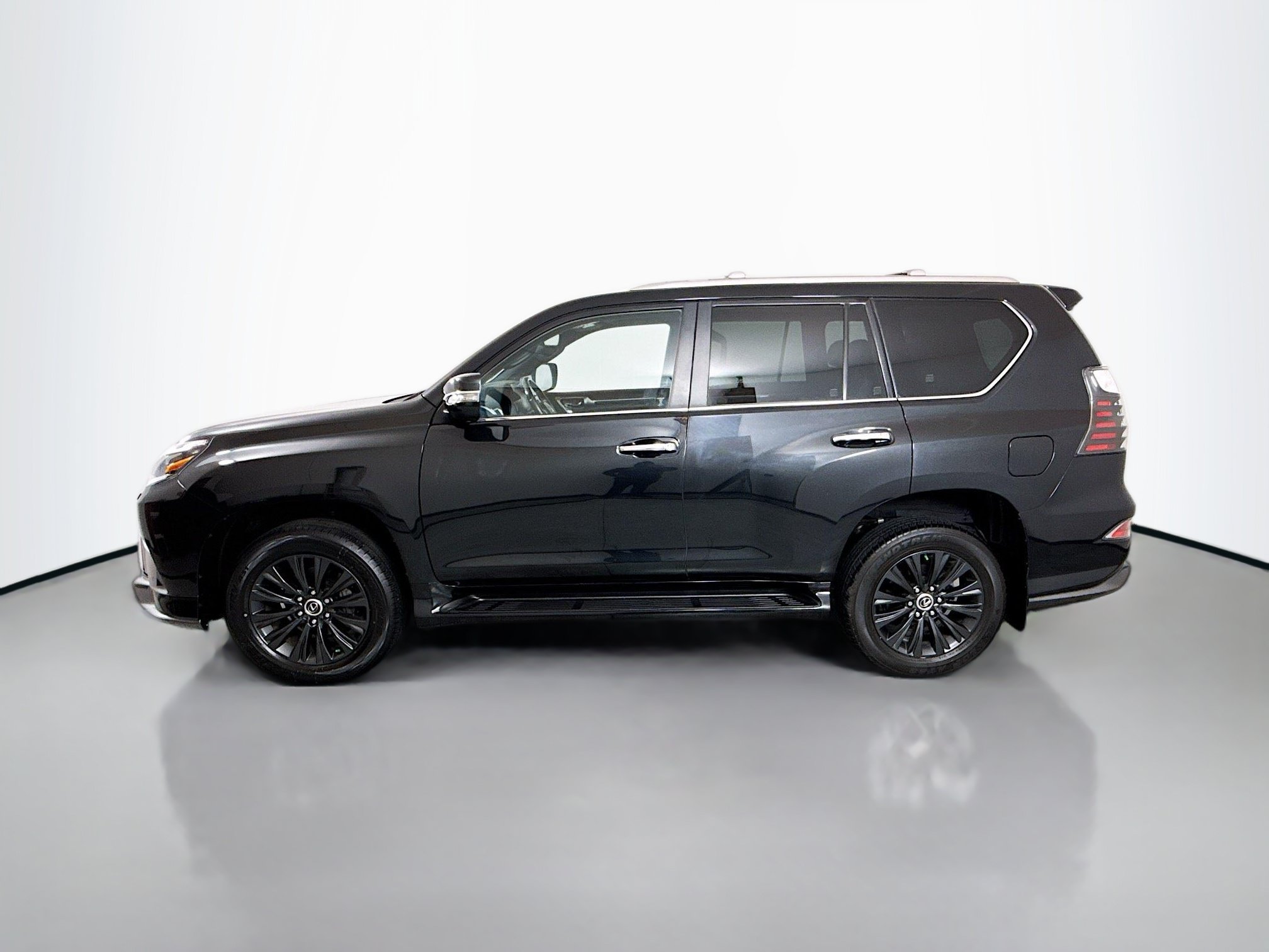 Used 2023 Lexus GX 460 Luxury w/ Sport Design Package AWD/4WD image 4