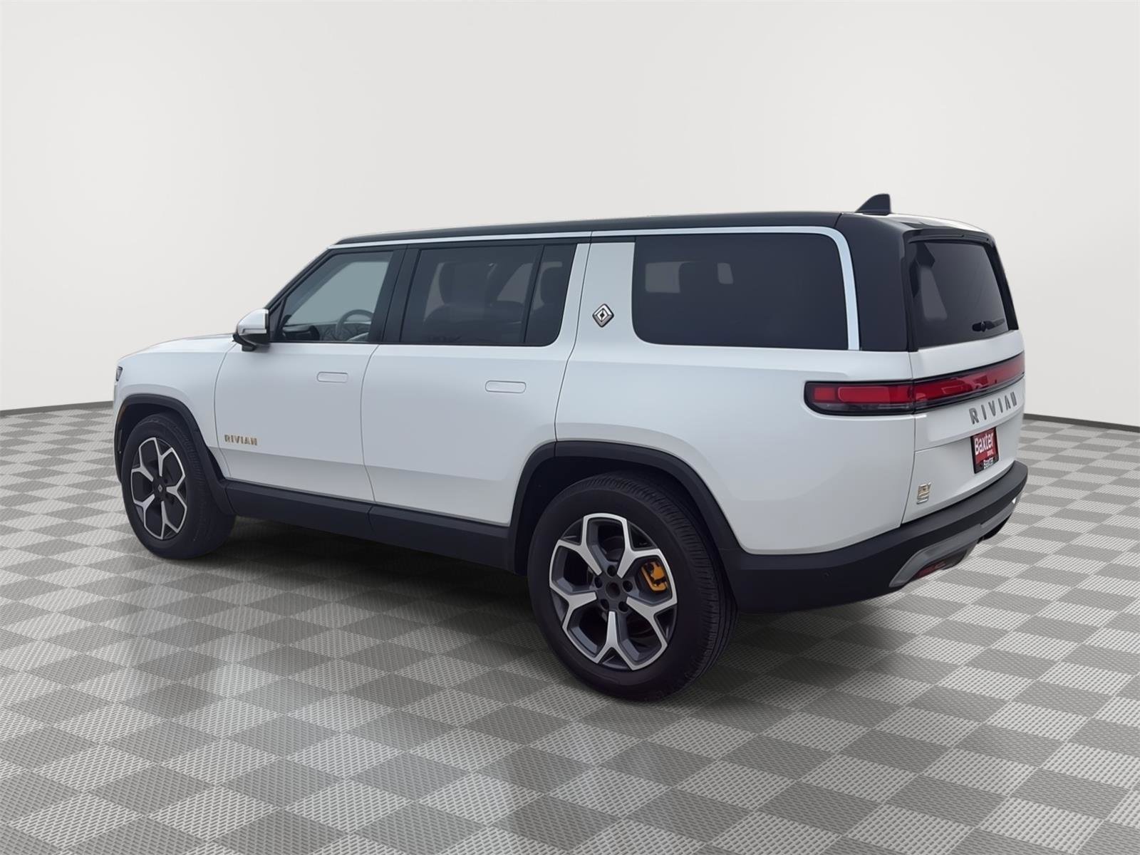 Used 2024 Rivian R1S Adventure image 47