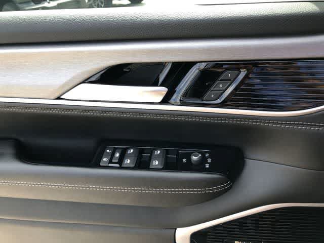 New 2026 Jeep Grand Wagoneer Limited AWD/4WD image 36