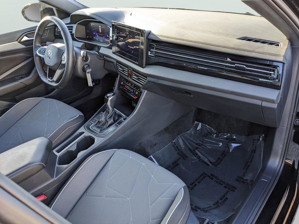 Used 2025 Volkswagen Jetta Sport image 9
