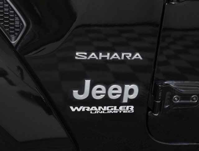 Used 2018 Jeep Wrangler Unlimited Sahara image 2