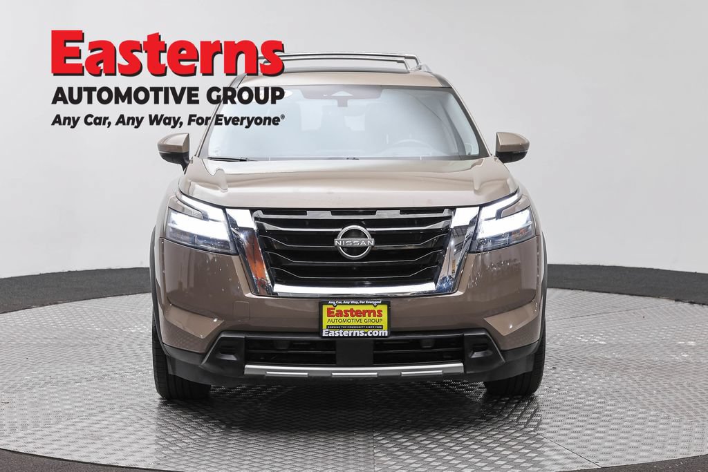 Used 2023 Nissan Pathfinder Platinum w/ Cargo Package AWD/4WD image 2