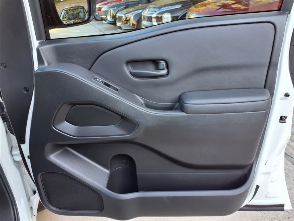 Used 2024 Nissan Frontier S w/ Tow Package image 10