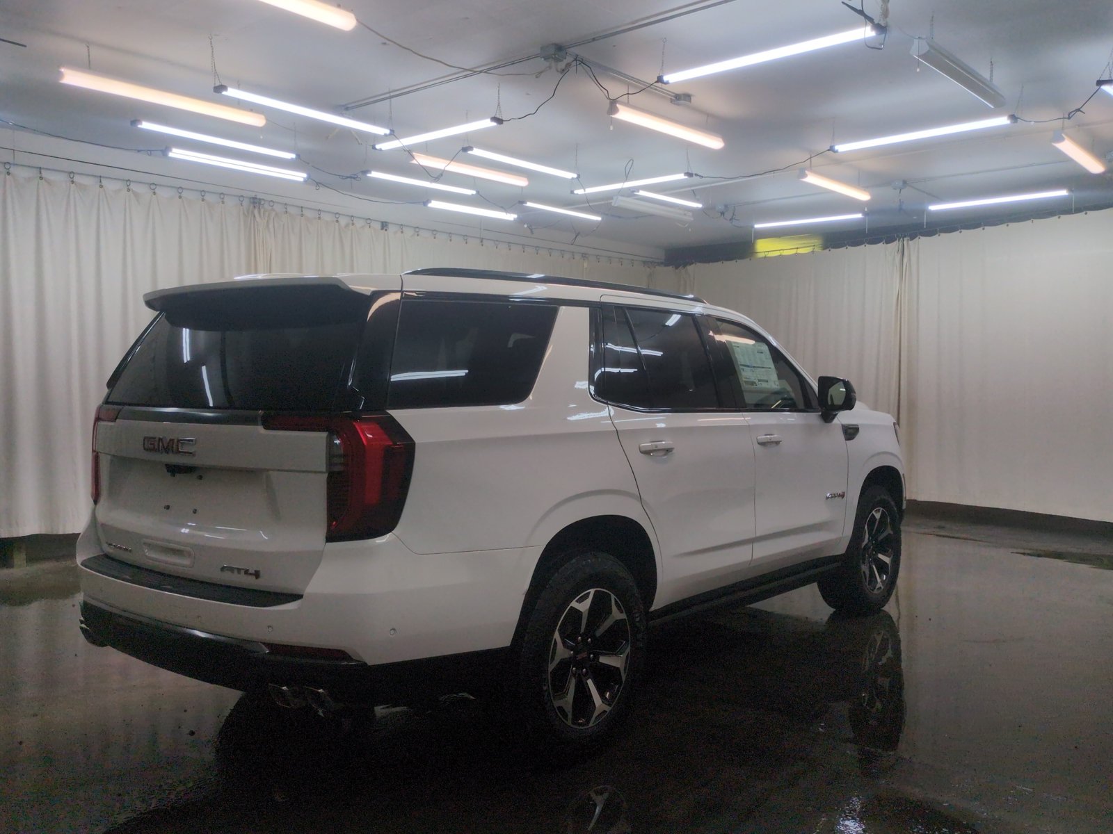 New 2026 GMC Yukon AT4 w/ AT4 Premium Package AWD/4WD image 5