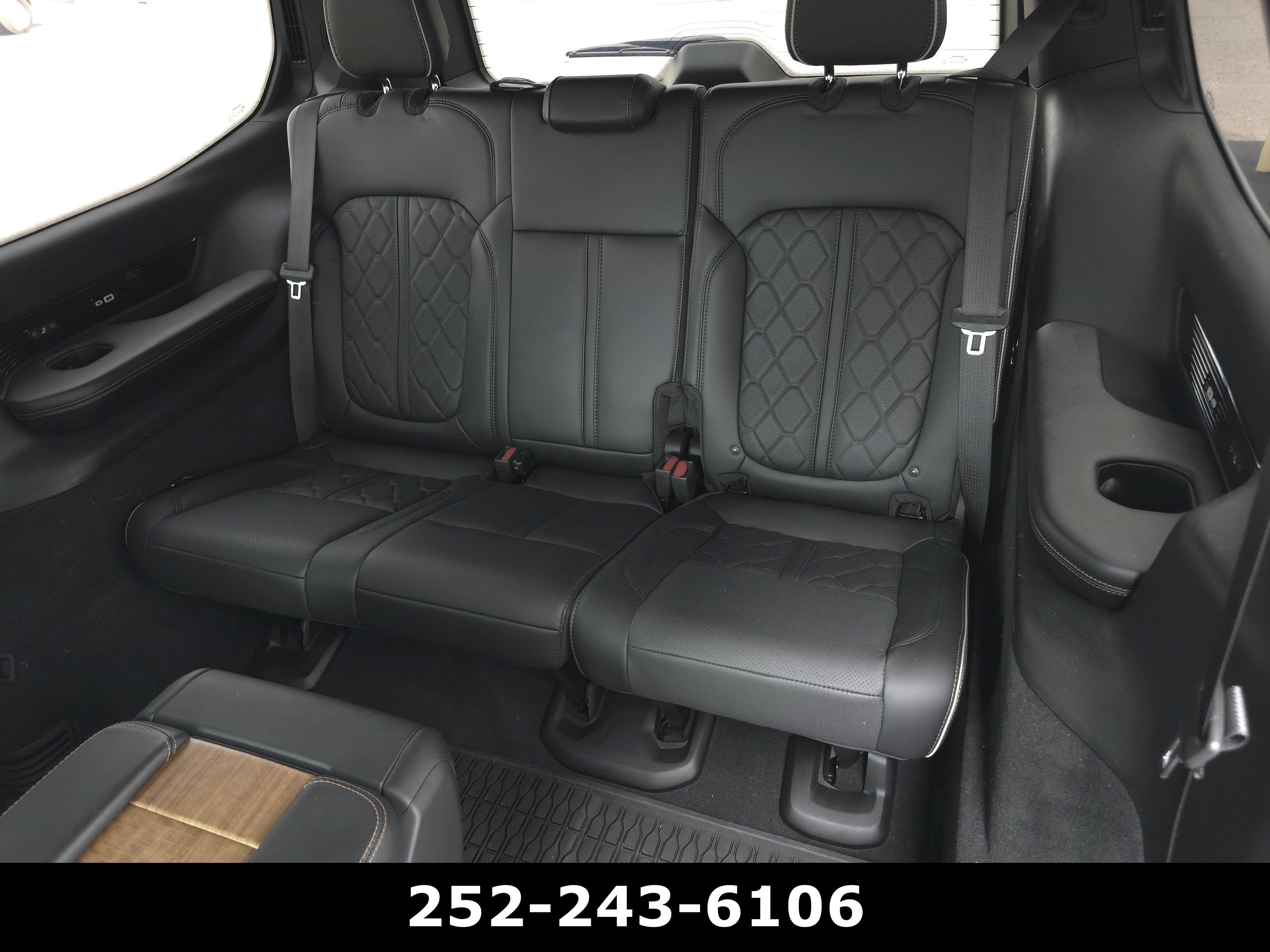 Used 2023 Jeep Grand Wagoneer Series III AWD/4WD image 45