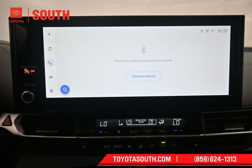 Used 2025 Toyota Sienna XLE FWD image 15