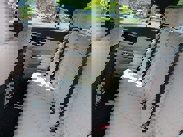 Used 2025 Mercedes-Benz C 300 C 300 image 13