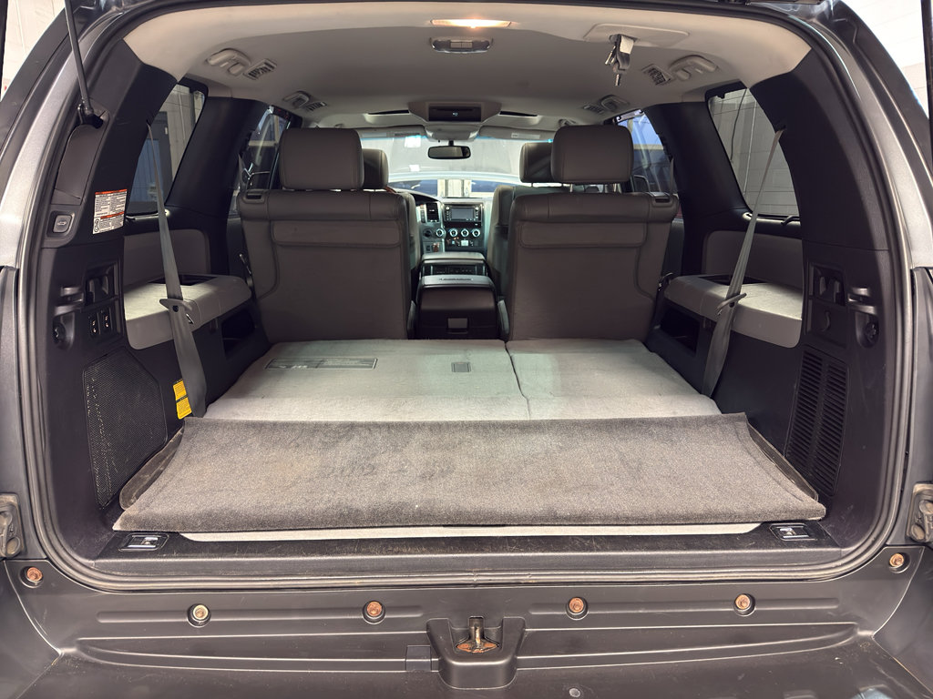 Used 2015 Toyota Sequoia Platinum AWD/4WD image 35