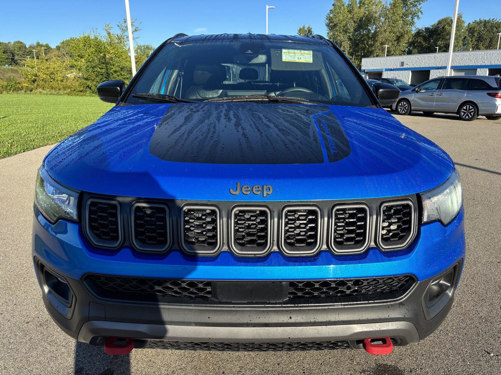 Used 2025 Jeep Compass Trailhawk AWD/4WD image 8