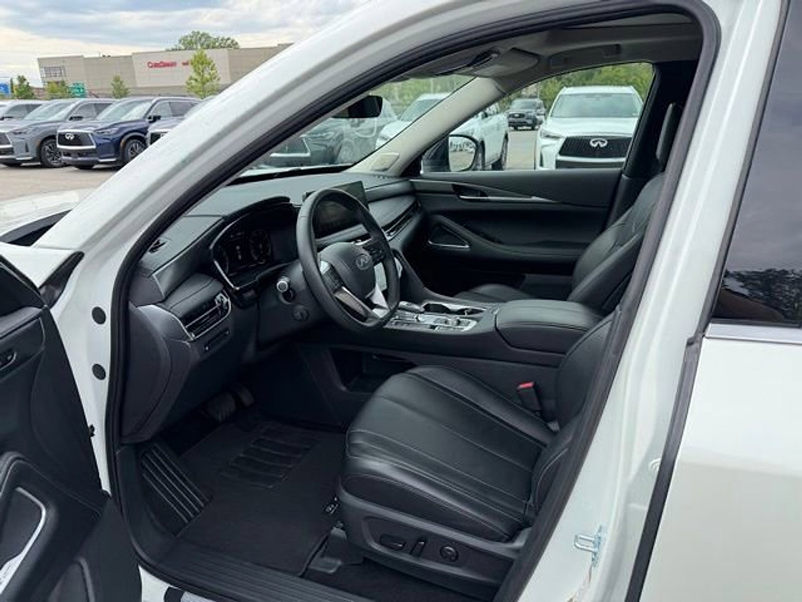 Certified 2025 INFINITI QX60 Luxe w/ Cargo Package AWD/4WD image 11