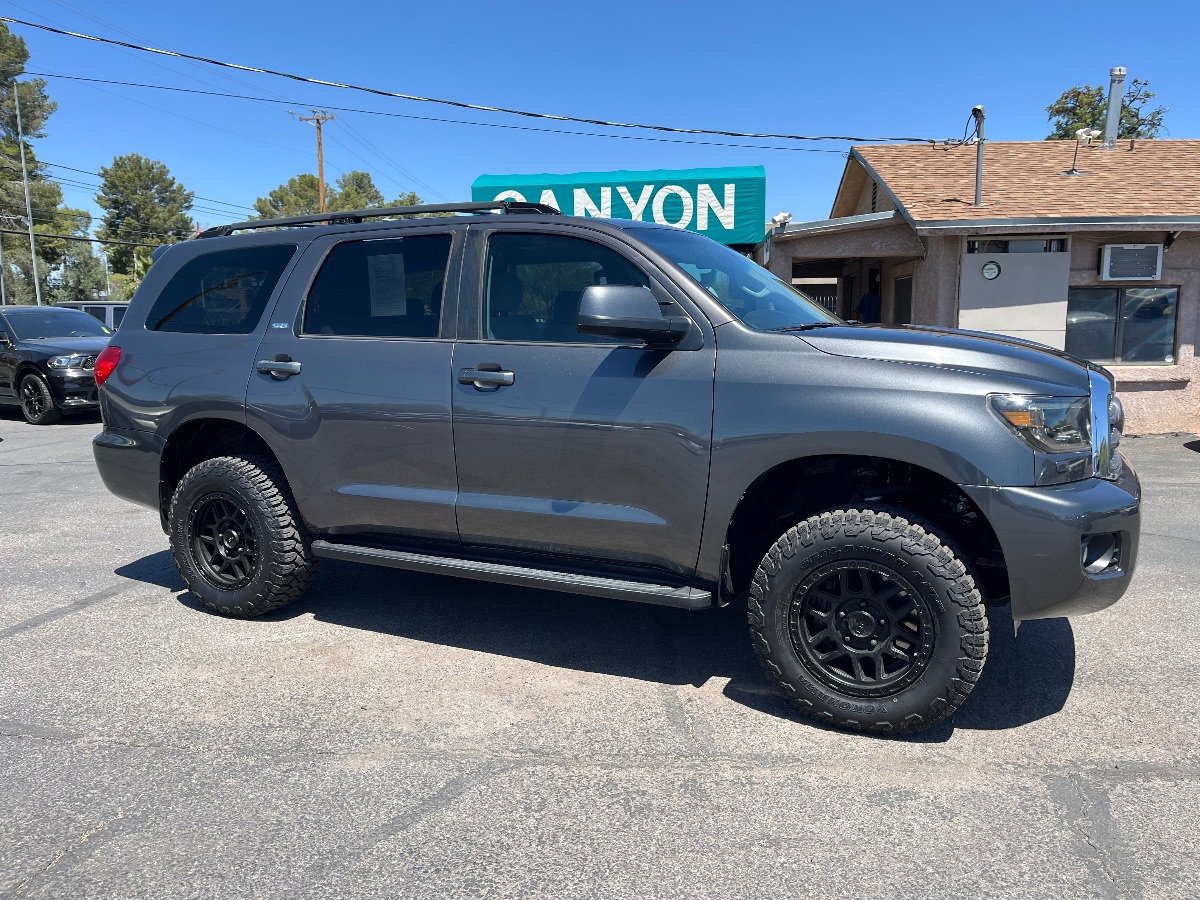 Used 2014 Toyota Sequoia SR5 AWD/4WD image 2