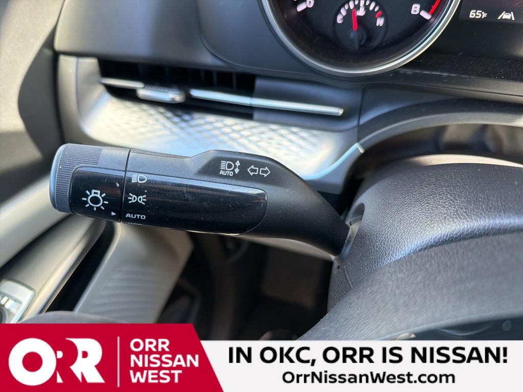 Used 2024 Kia Carnival LX image 28