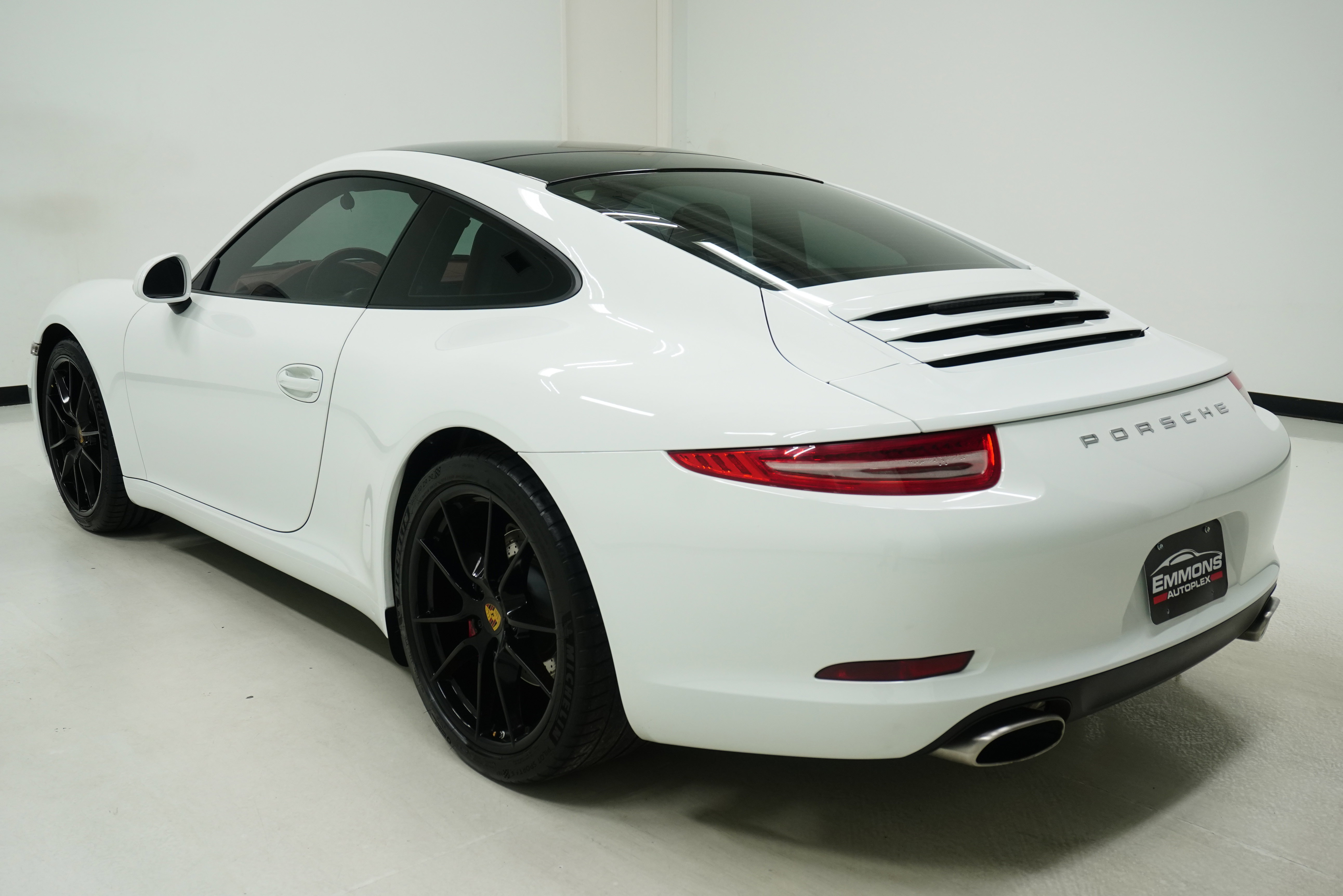 Used 2015 Porsche 911 Carrera image 6