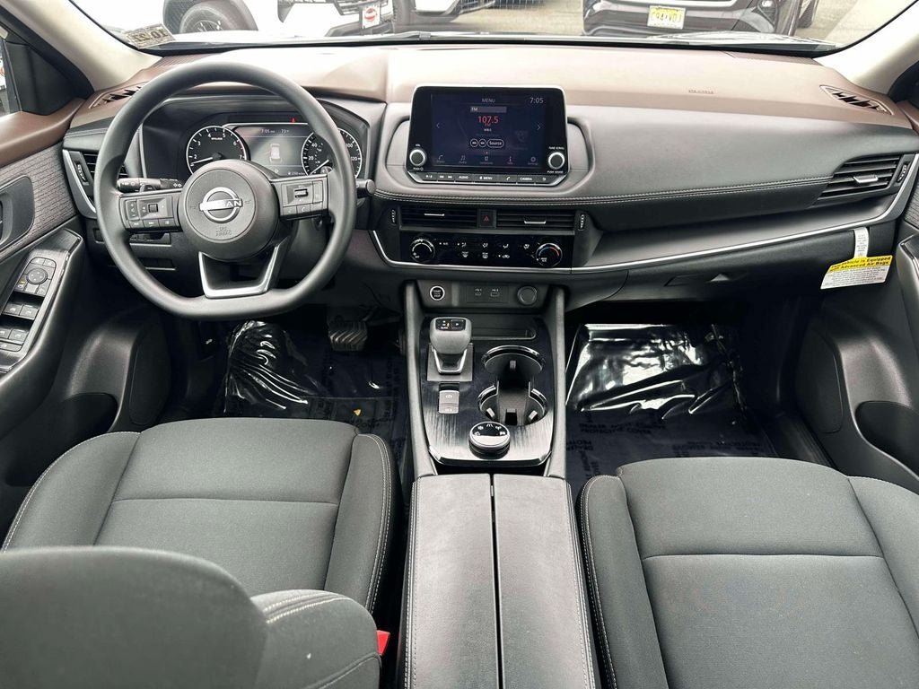 Used 2023 Nissan Rogue S AWD/4WD image 13